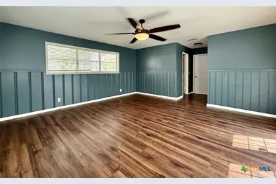 306 Angus Street, Victoria, TX 77904 - Photo 11