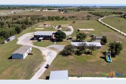 3925 Linne Road, Seguin, TX 78155 - Photo 3