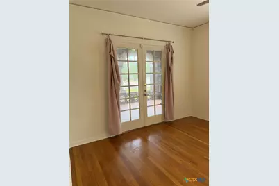 401 E Broadway, Cuero, TX 77954 - Photo 23
