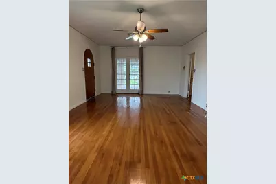 401 E Broadway, Cuero, TX 77954 - Photo 27