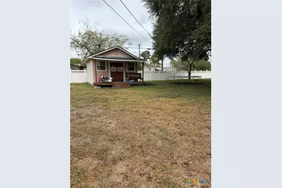 302 3rd St, Cuero, TX 77954 - Photo 5