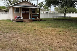 302 3rd St, Cuero, TX 77954 - Photo 5