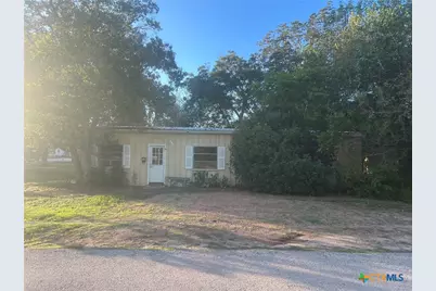 101 Walter Street, Yoakum, TX 77995 - Photo 1
