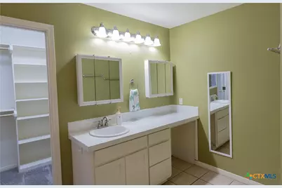 305 Waterstone, Victoria, TX 77901 - Photo 17