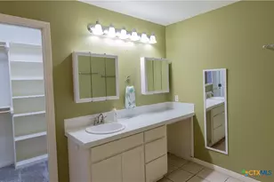 305 Waterstone, Victoria, TX 77901 - Photo 17