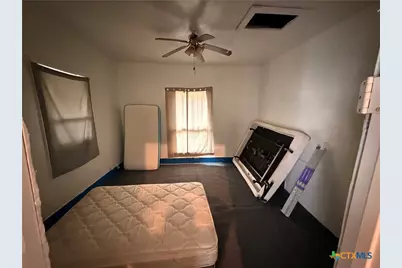 920 S 9th Street, Temple, TX 76504 - Photo 11
