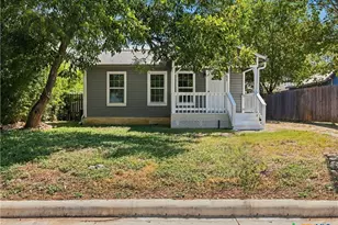2553 W San Antonio St, New Braunfels, TX 78130 - Photo 1