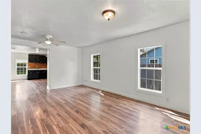 2553 W San Antonio Street, New Braunfels, TX 78130 - Photo 7