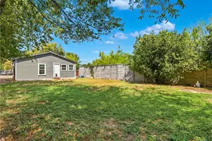2553 W San Antonio St, New Braunfels, TX 78130 - Photo 23