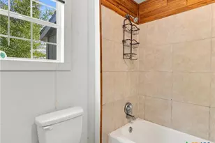 2553 W San Antonio St, New Braunfels, TX 78130 - Photo 17