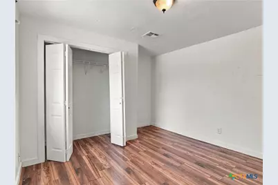 2553 W San Antonio Street, New Braunfels, TX 78130 - Photo 19
