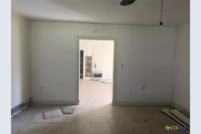 108 S Race Street, Lampasas, TX 76550 - Photo 7