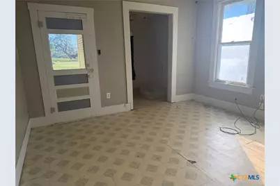 108 S Race Street, Lampasas, TX 76550 - Photo 3