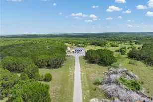 2555 County Rd 1139, Lampasas, TX 76550 - Photo 25