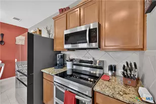 301 Maple Way, New Braunfels, TX 78132 - Photo 9