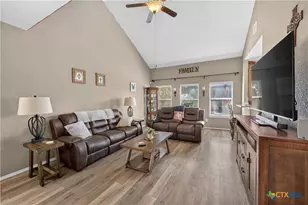 301 Maple Way, New Braunfels, TX 78132 - Photo 5