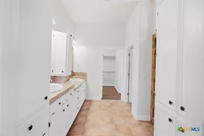 887 Lone Star Drive, New Braunfels, TX 78130 - Photo 19