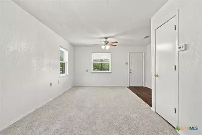 1112 W 1st Street, Lampasas, TX 76550 - Photo 9