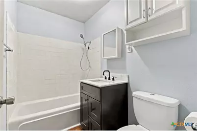 1112 W 1st Street, Lampasas, TX 76550 - Photo 23