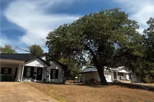 109 E Leon St, Gatesville, TX 76528 - Photo 5