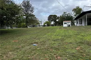 109 E Leon St, Gatesville, TX 76528 - Photo 29