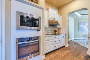 260 Long Creek Blvd, New Braunfels, TX 78130 - Photo 9