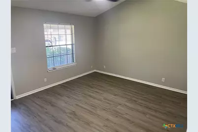 1312 S Mesquite Avenue, New Braunfels, TX 78130 - Photo 5