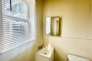 1007 Capps St, Marlin, TX 76661 - Photo 9