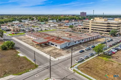 1301 E North Street, Victoria, TX 77901 - Photo 5