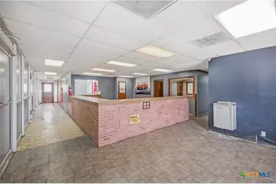1301 E North Street, Victoria, TX 77901 - Photo 11