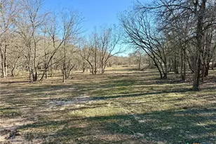 685 Fox Ln, Lockhart, TX 78644 - Photo 3