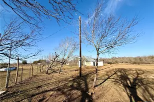 685 Fox Ln, Lockhart, TX 78644 - Photo 23