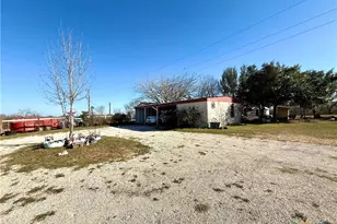 685 Fox Ln, Lockhart, TX 78644 - Photo 33