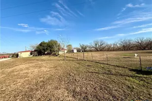 685 Fox Ln, Lockhart, TX 78644 - Photo 25