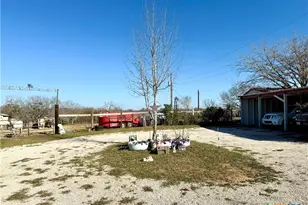 685 Fox Ln, Lockhart, TX 78644 - Photo 35