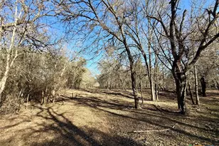 685 Fox Ln, Lockhart, TX 78644 - Photo 9