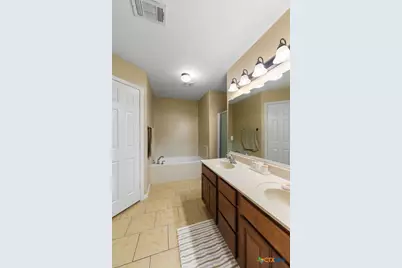 809 Buttercup Drive, Edna, TX 77957 - Photo 17