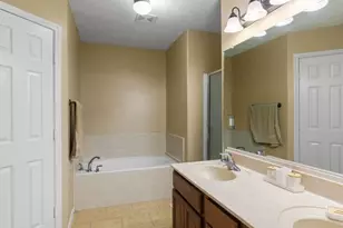 809 Buttercup Dr, Edna, TX 77957 - Photo 17