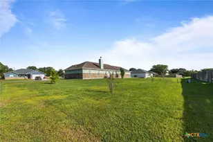 809 Buttercup Dr, Edna, TX 77957 - Photo 29