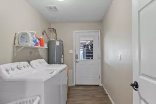 809 Buttercup Dr, Edna, TX 77957 - Photo 27