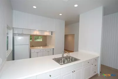 725 Lakeview Trail, Mcqueeney, TX 78123 - Photo 3