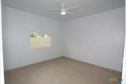 725 Lakeview Trail, Mcqueeney, TX 78123 - Photo 7