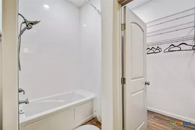 210 Cottage St, Seguin, TX 78155 - Photo 21