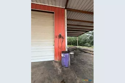 835 US Highway183 Avenue, Luling, TX 78648 - Photo 9