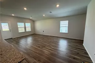 818 McLellan Dr, Temple, TX 76504 - Photo 9