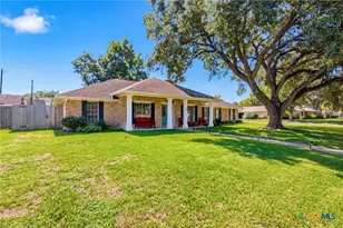 201 Nottingham Dr, Victoria, TX 77904 - Photo 3