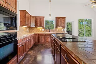 423 Elmwood Dr, New Braunfels, TX 78130 - Photo 17