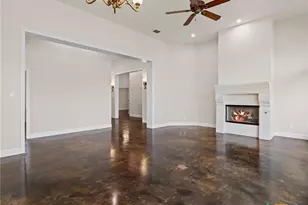 423 Elmwood Dr, New Braunfels, TX 78130 - Photo 7