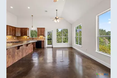 423 Elmwood Drive, New Braunfels, TX 78130 - Photo 15