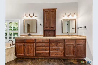 423 Elmwood Drive, New Braunfels, TX 78130 - Photo 23